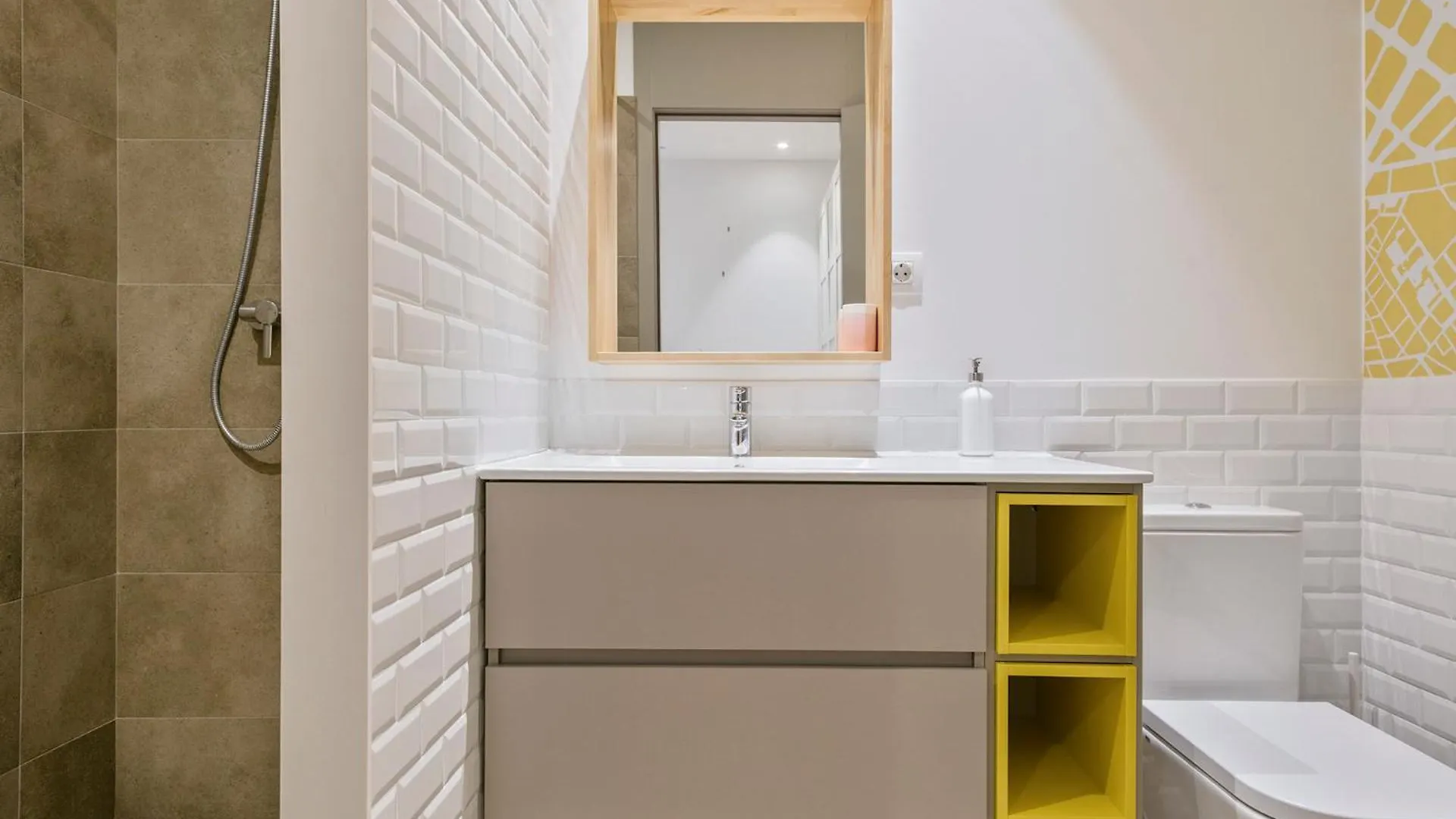 Ola Living Balmes Apartment Barcelona